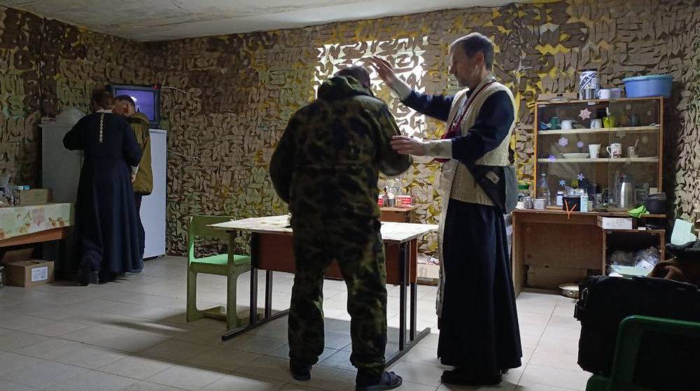 «Ты вел вчера под Марьинкою бой…»: брянский священник посвятил свои стихи солдату