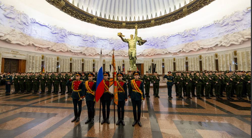 Новобранцы из Брянской области стали солдатами Преображенского полка в Музее Победы