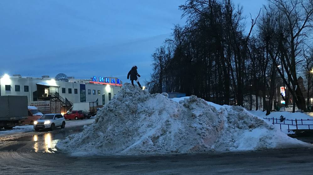 Брянские эльбрусы стали опасной забавой для детей