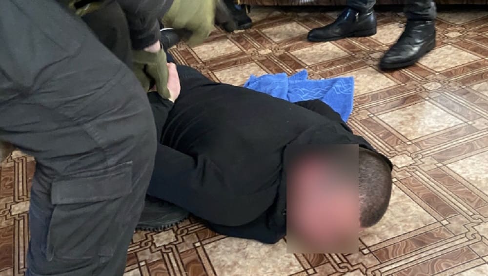 Полиция задержала уголовника, избившего 29-летнего посетителя кафе в Брянске