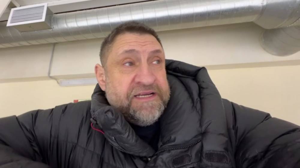 Военкор Сладков: «Нахожусь в обстреливаемой Брянской области, пацаны играют в хоккей»