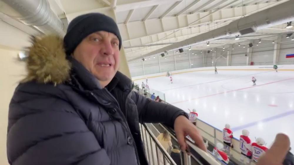 Военкор Сладков: «Нахожусь в обстреливаемой Брянской области, пацаны играют в хоккей»