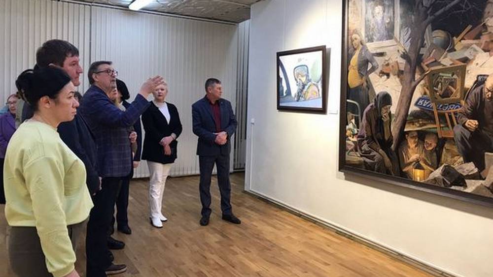 В Брянске открылась выставка военных художников «Время героев»