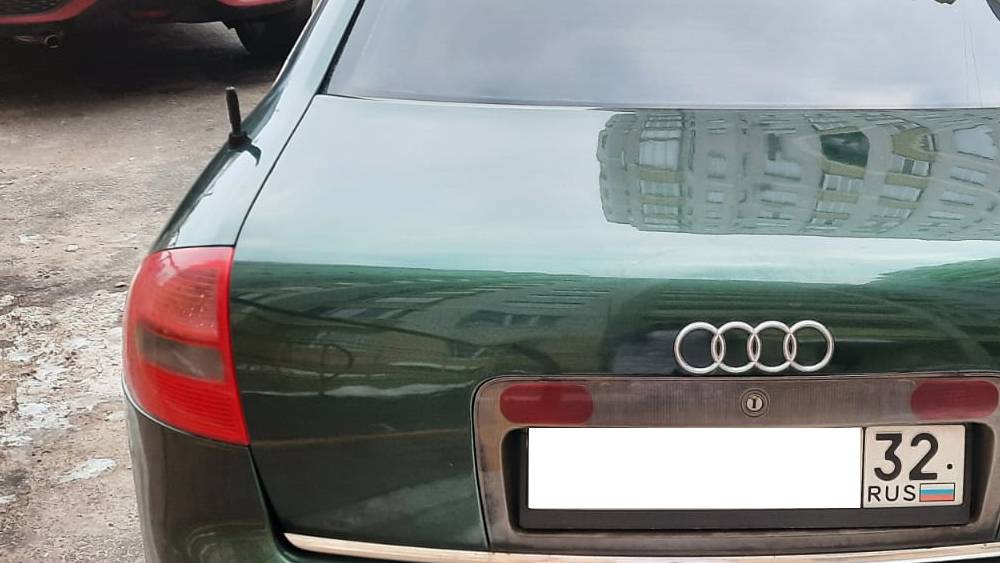 В Клинцах самоуверенный 19-летний водитель Audi A6 спровоцировал ДТП