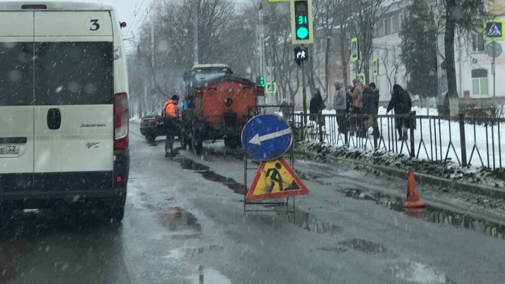 В Брянске после зимнего ремонта Московского проспекта приступят к другим дорогам