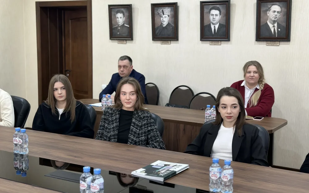Студентам-юристам рассказали о развитии брянской адвокатуры за последние полвека