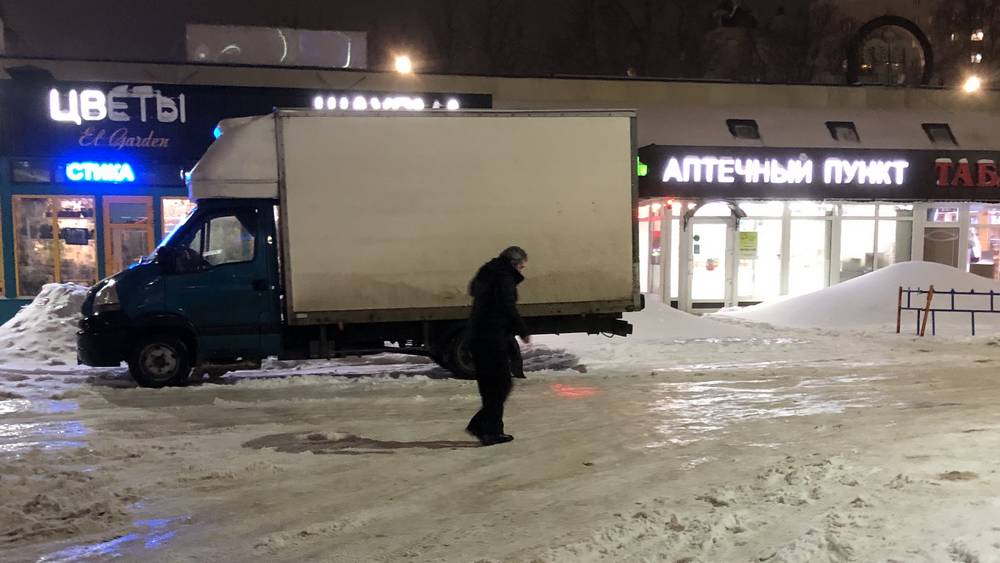 После потепления из-за мороза тротуары в Брянске покрылись опасным льдом