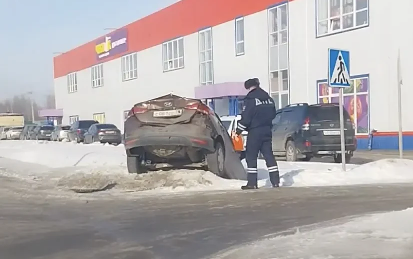 В Брянске ранен 52-летний пассажир слетевшего в канаву автомобиля Hyundai