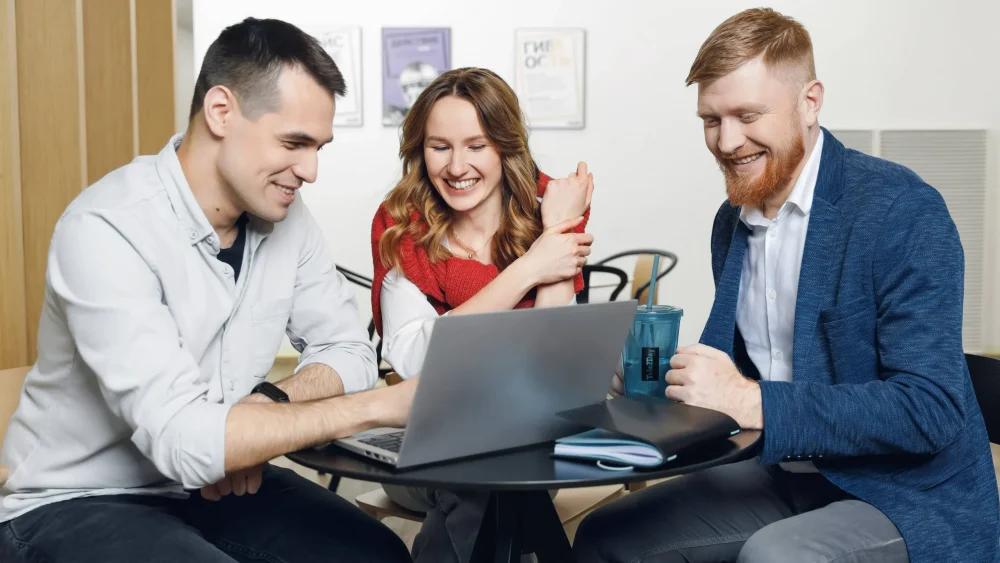 Tele2 снова лучшая среди мобильных операторов по версии Headhunter