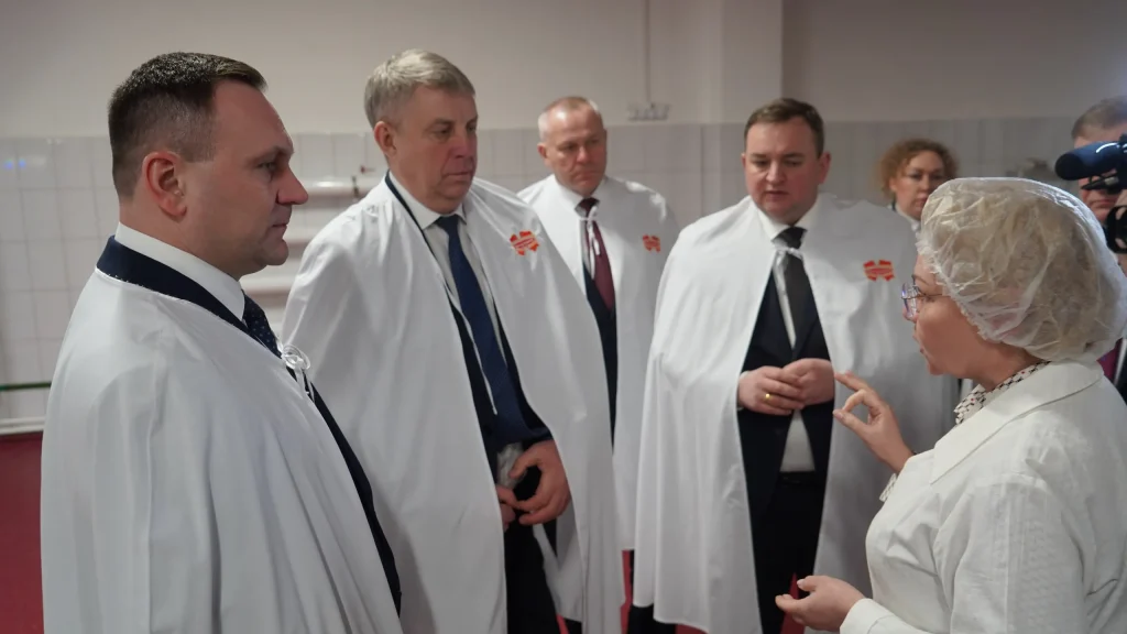 Брянский губернатор подписал программу сотрудничества с главой концерна «Белгоспищепром»