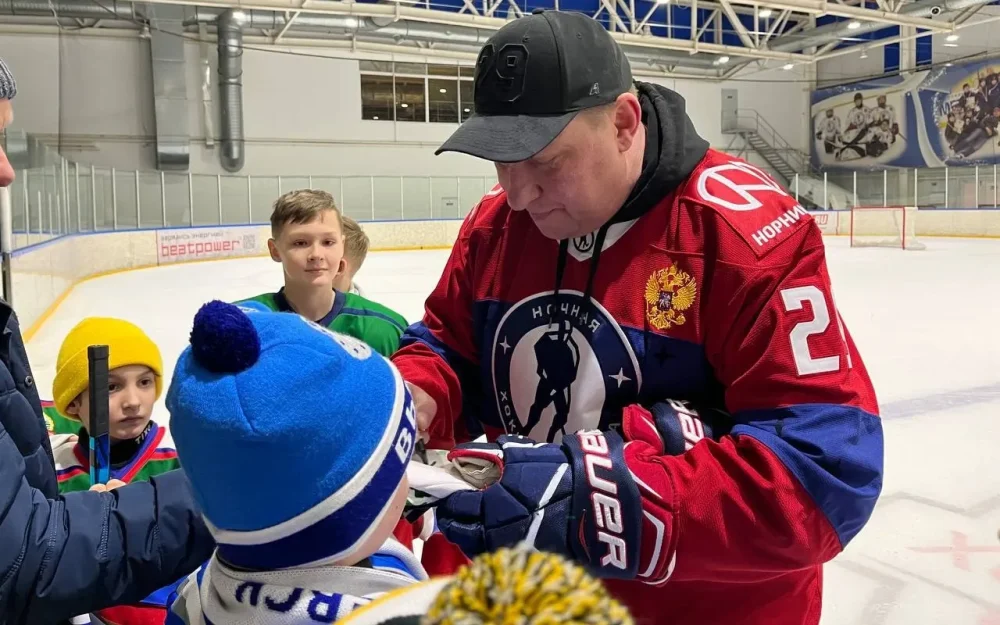 В Брянске приехали легенды советского хоккея Сергей Макаров и Борис Миронов