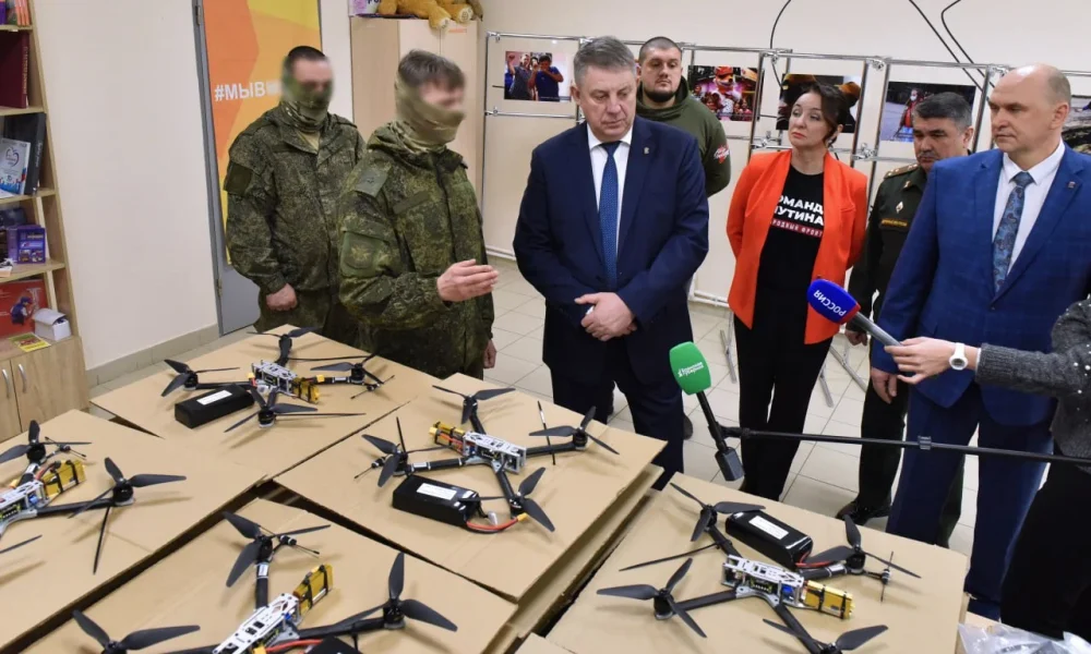 Брянский губернатор передал бойцам на передовую вооружение