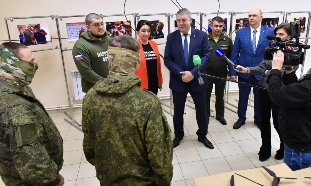 Брянский губернатор передал бойцам на передовую вооружение