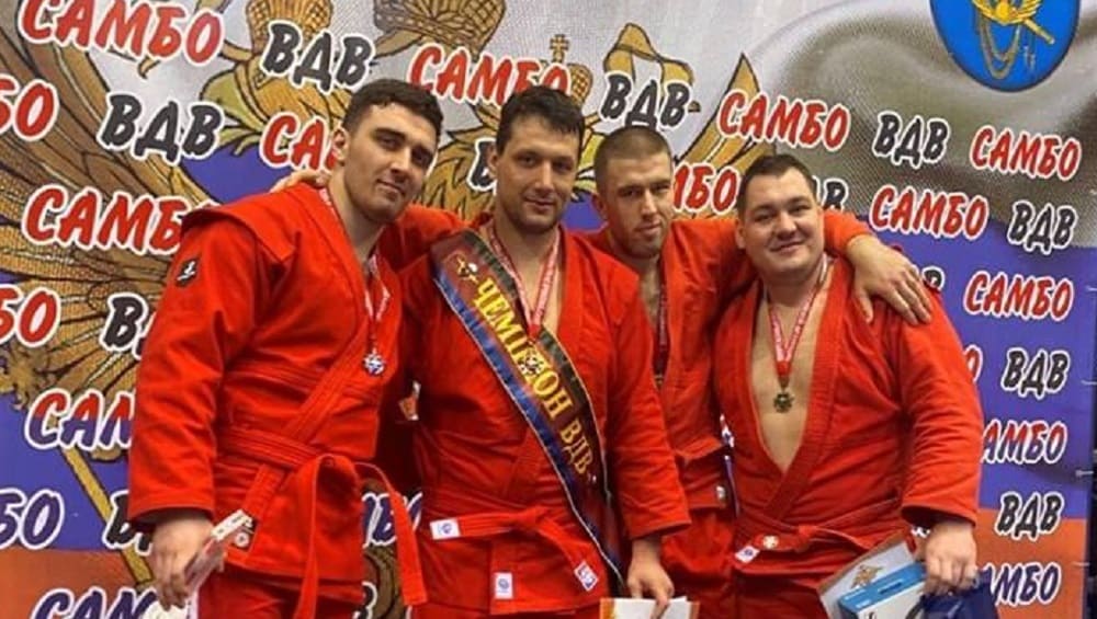 Брянский богатырь Артём Осипенко победил на юбилейном Кубке ВДВ по самбо в Иванове