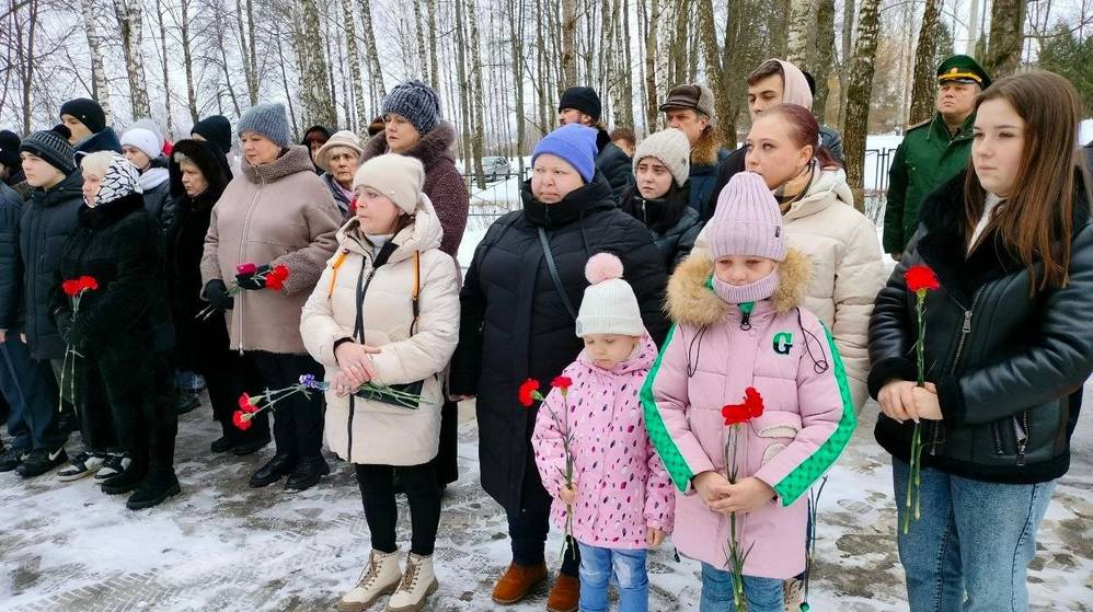 В Брянской области увековечили память погибшего в СВО Юрия Шорбана