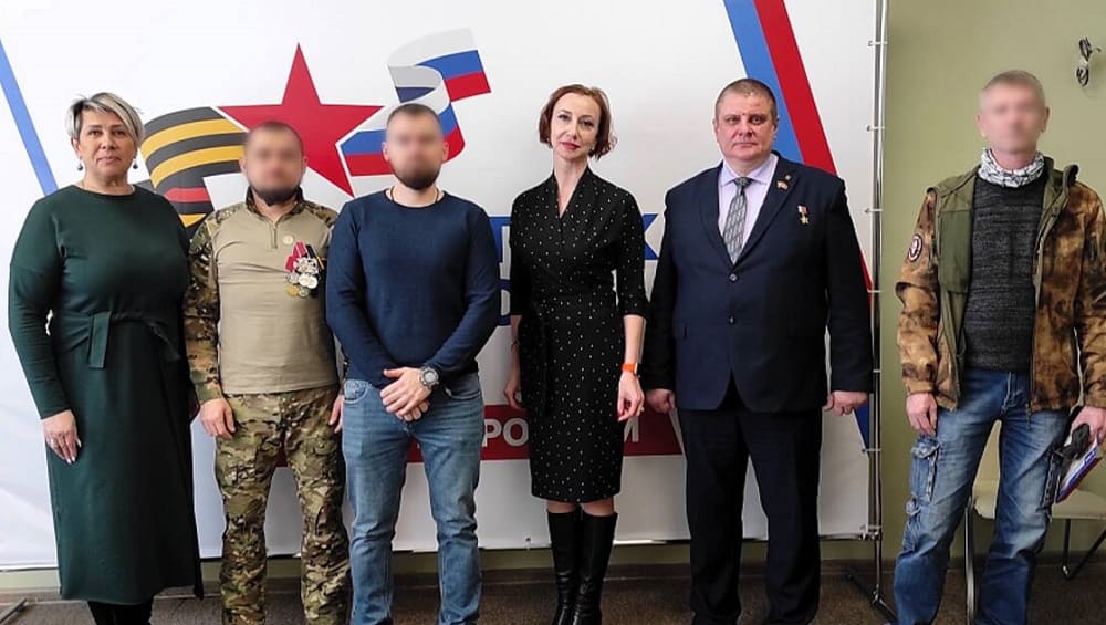 В Брянске бойцам ЧВК «Вагнер» вручили первые удостоверения ветеранов СВО