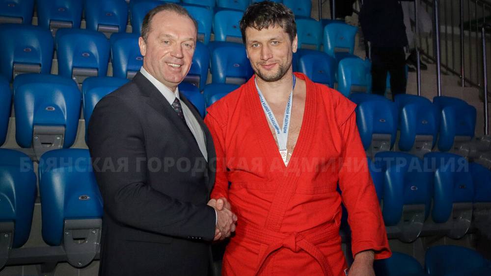 Вице-мэр Брянска Антошин сообщил, почему проиграл Артем Осипенко