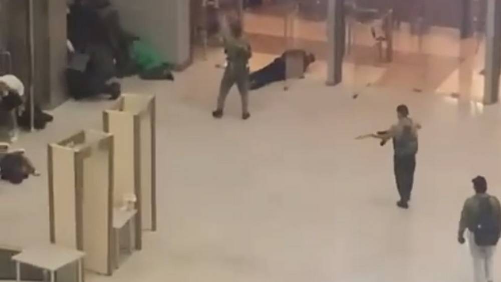 Опубликовано видео стрельбы террористов в «Крокус сити холле»