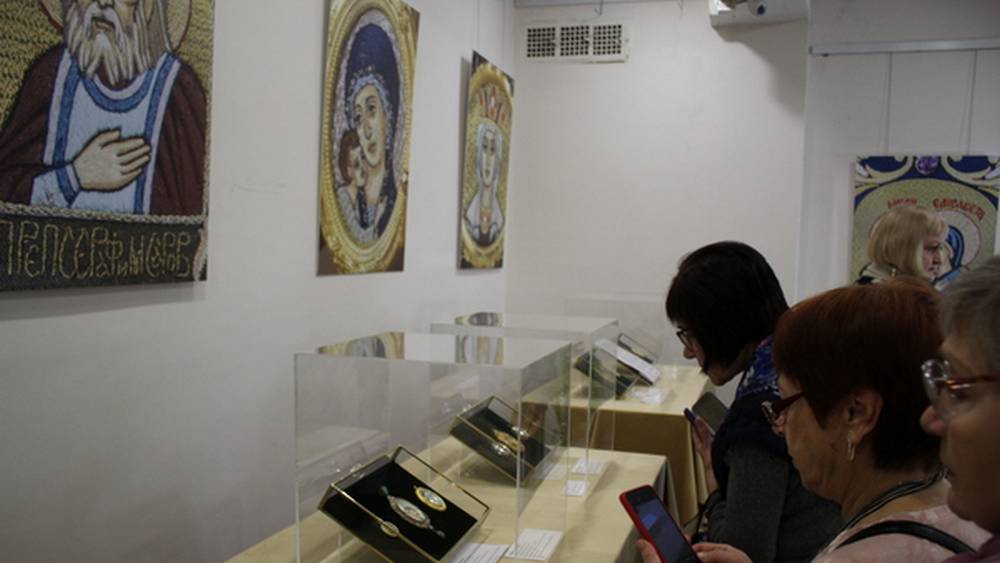 В Брянске открылась выставка «Возрождая традиции»