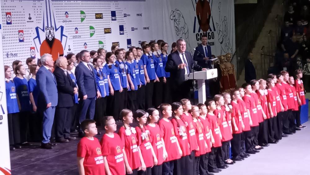 В Брянске с красочного представления открылся чемпионат России по самбо