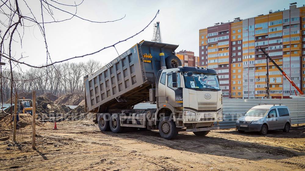 Брянский глава Макаров потребовал наказывать строителей за загрязнение дорог