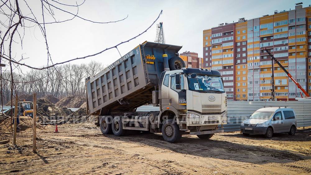 Брянский глава Макаров потребовал наказывать строителей за загрязнение дорог