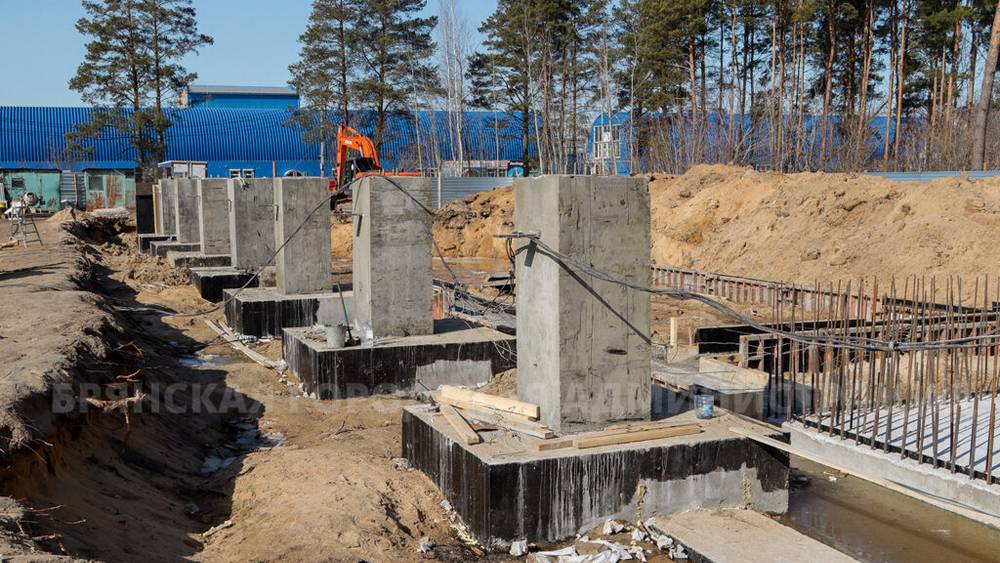 В Брянске завершили земляные работы на стройке Дворца зимних видов спорта