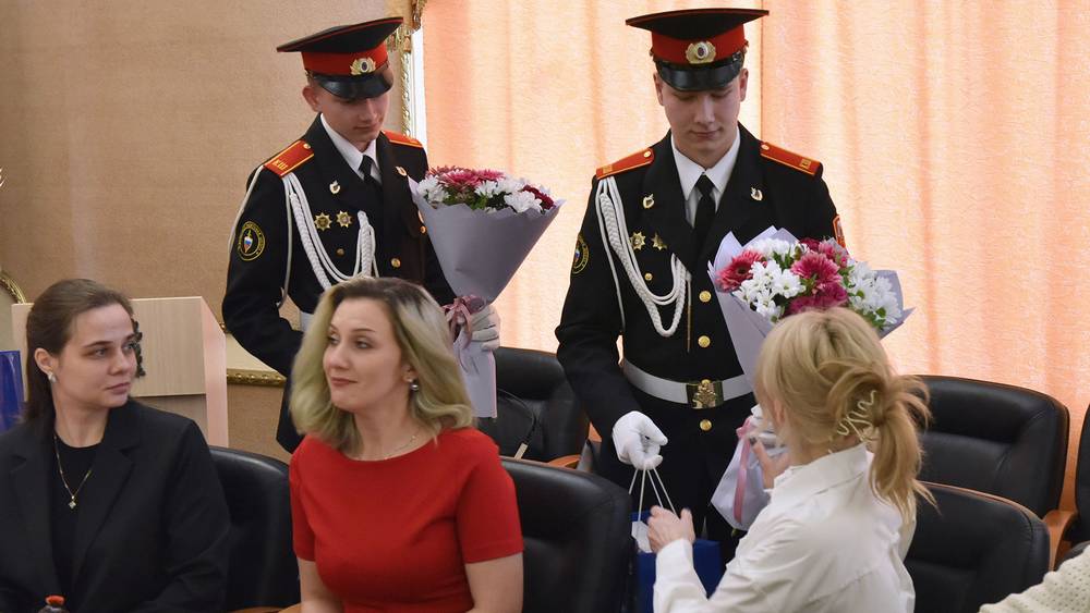 В Клетнянском и Брасовском районе матерей и жён бойцов СВО поздравили с 8 Марта