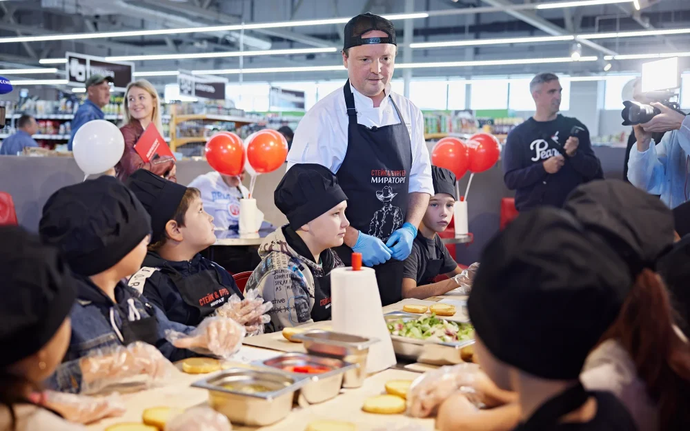 Поход в бургерную  — дело семейное: постоянная акция от «Мираторга»