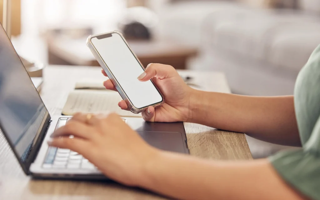 Жителям Брянской области сообщили о поддельных банковских приложениях