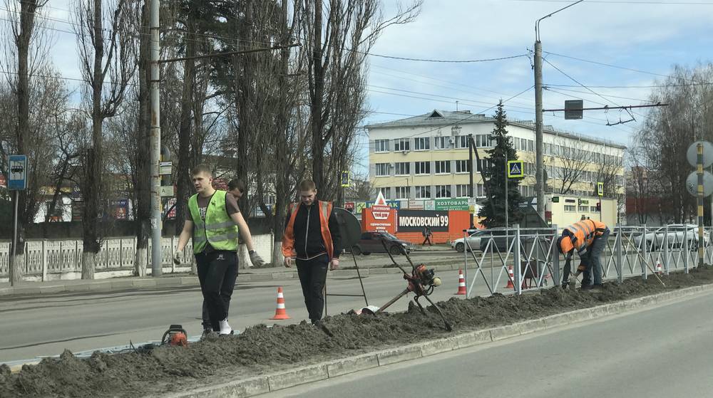 В Брянске чиновники образумились и решили не красить грязь на Московском проспекте