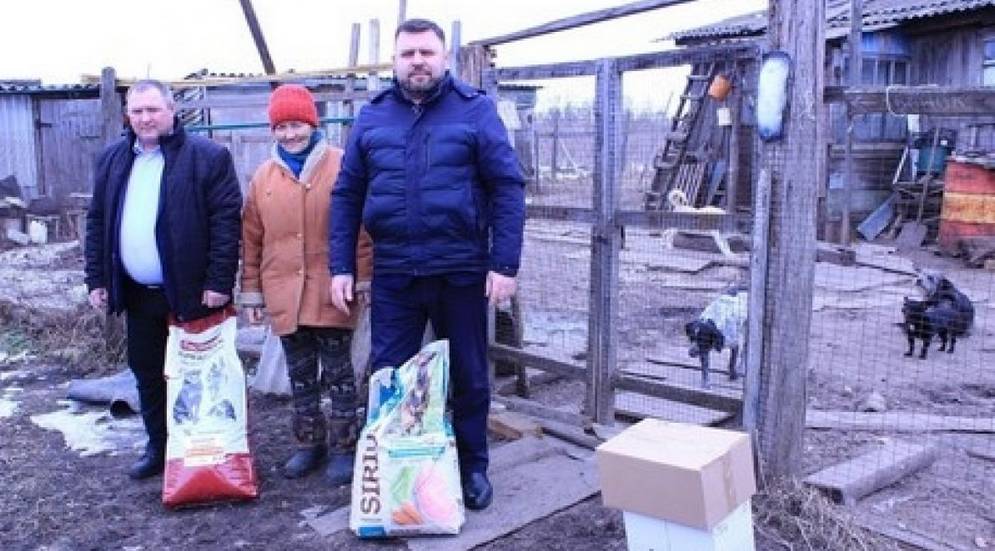 В рамках партийного проекта брянцы оказывают помощь животным