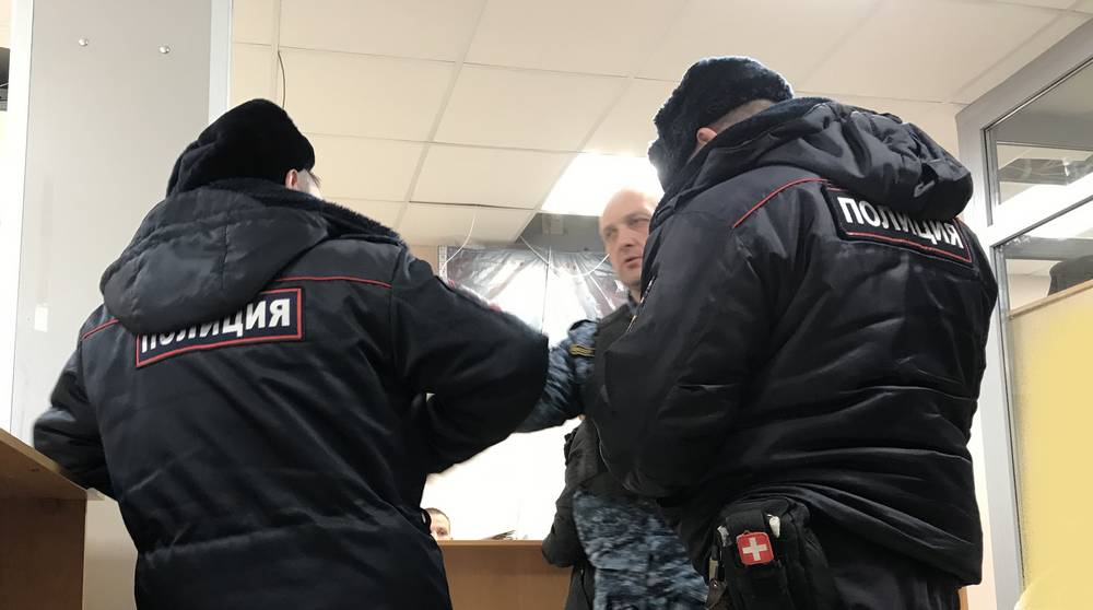 В Брянске задержали мужчину по подозрению в попытке подрыва двух зданий