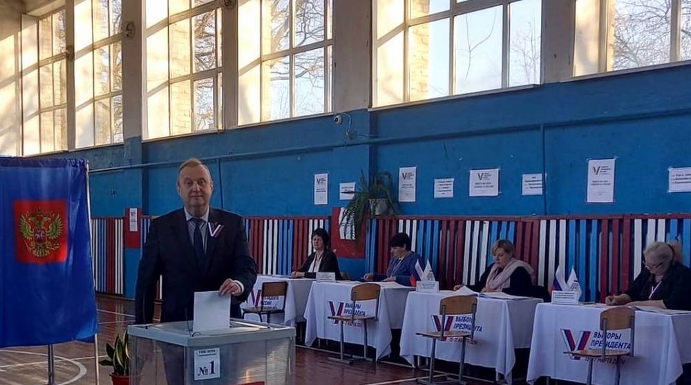 Секретари местных отделений партии активно голосуют по выборам Президента России