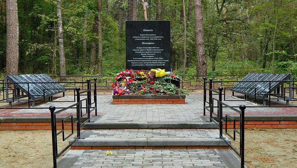 Чиновникам Новозыбкова велели привести в порядок братскую могилу расстрелянных жителей