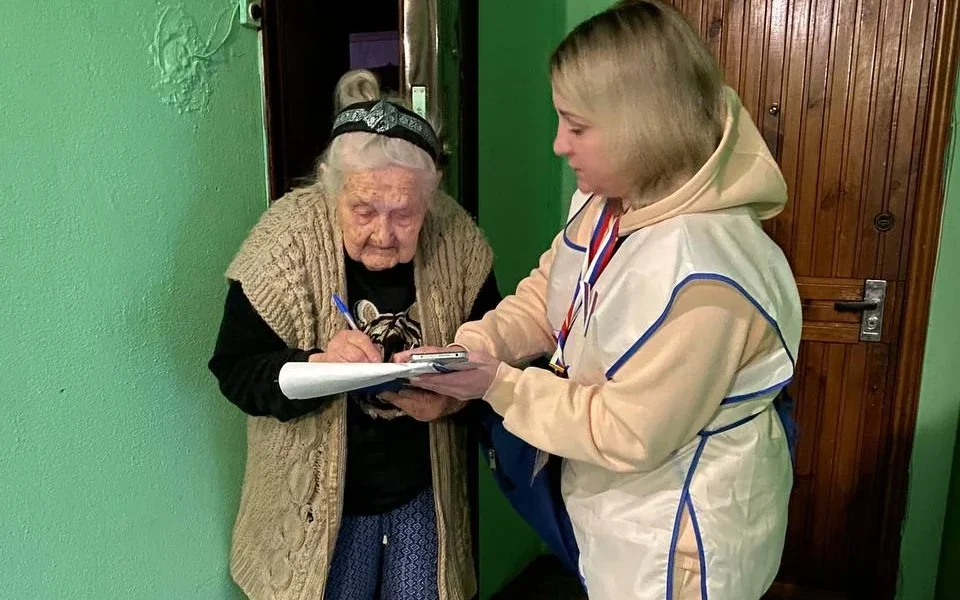 Члены избиркомов продолжили обход избирателей в Брянской области