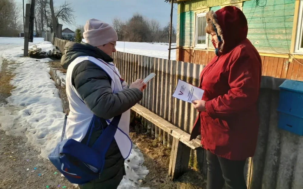 Члены избиркомов продолжили обход избирателей в Брянской области