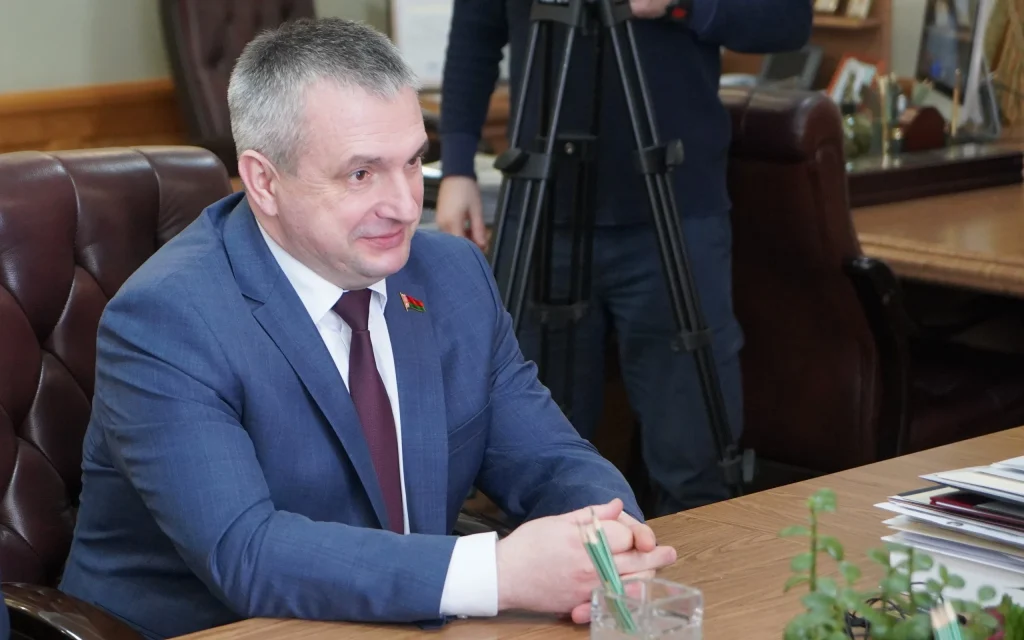 Брянский губернатор встретился с представителем Гомельской области