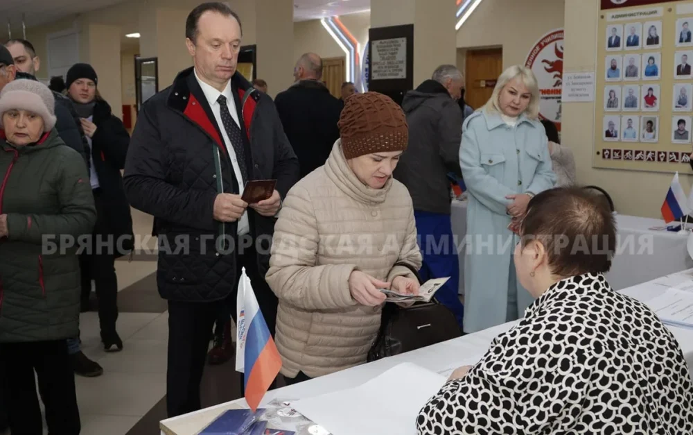 Вице-мэр Брянска Сергей Антошин проголосовал за могучую страну и сильного президента