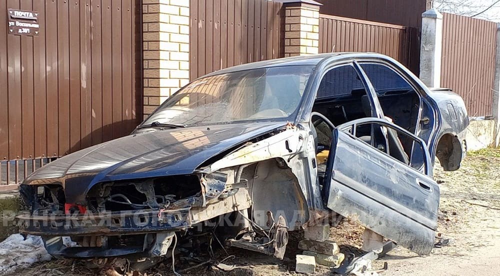 В Брянске чиновники на пяти улицах обнаружили восемь брошенных автомобилей