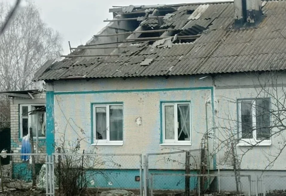 Брянцам из обстрелянного села Лемешовки пообещали ремонт поврежденного имущества