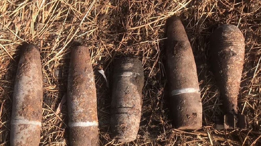 В Севском районе Брянской области 20 марта обнаружили 7 снарядов и мину
