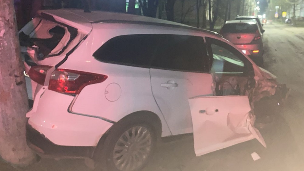 В Брянске пытавшийся скрыться от ГИБДД пьяный водитель разбил девять автомобилей