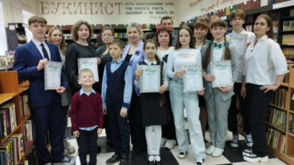 «Брянская учительская газета» наградила победителей конкурса эссеистов