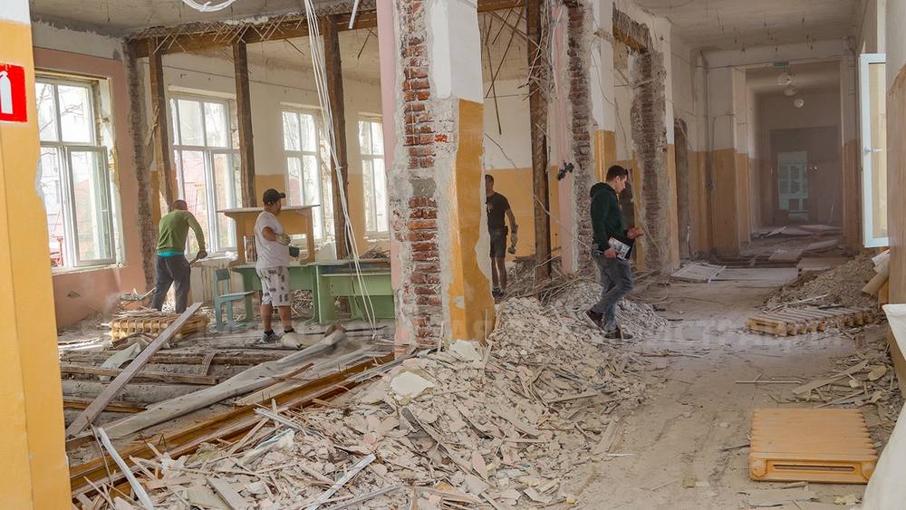 В старой школе № 3 Брянска начался капитальный ремонт