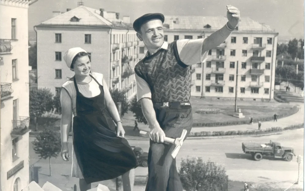 Делающего «селфи» мужчину нашли на уникальной фотографии Брянска 1962 года