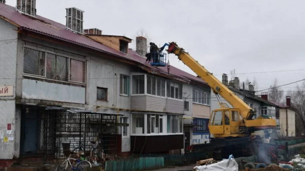 В брянском селе Жирятино с рекордным опережением сделают ремонт в многоквартирном доме