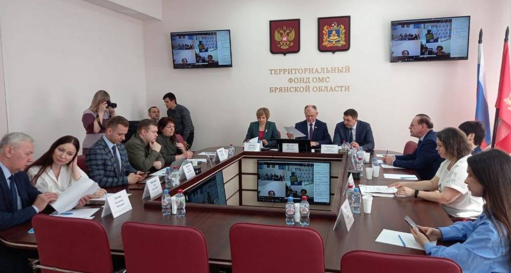 Николай Щеглов провел «круглый стол» по вопросам помощи пациентам с гематологическими заболеваниями