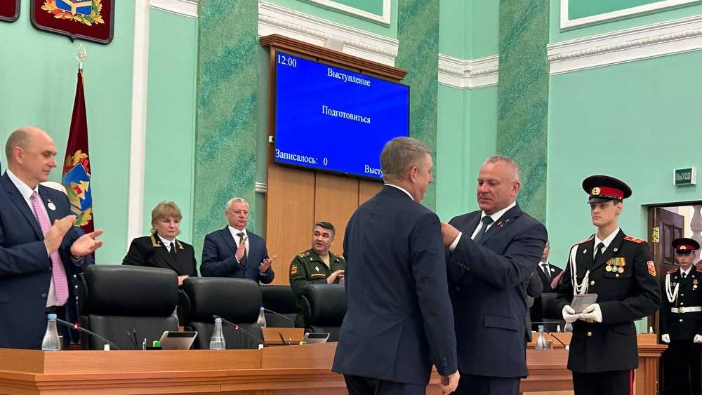 Брянский губернатор Александр Богомаз награжден медалью В.В. Бахирева