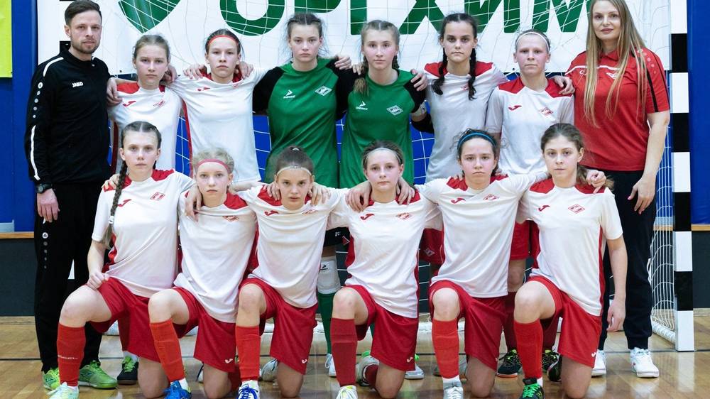 В Брянской области серьезно занялись женским футболом